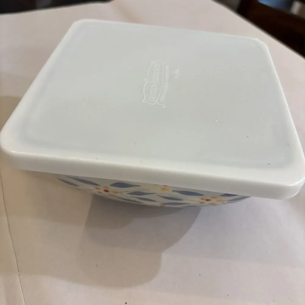 Temp-tations By Tara Old World Blue 1.0 Qt Bowl and Lid Serving Dish Decorative